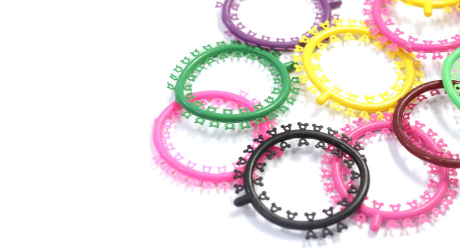 Different colors of 0-rings presented on a table
